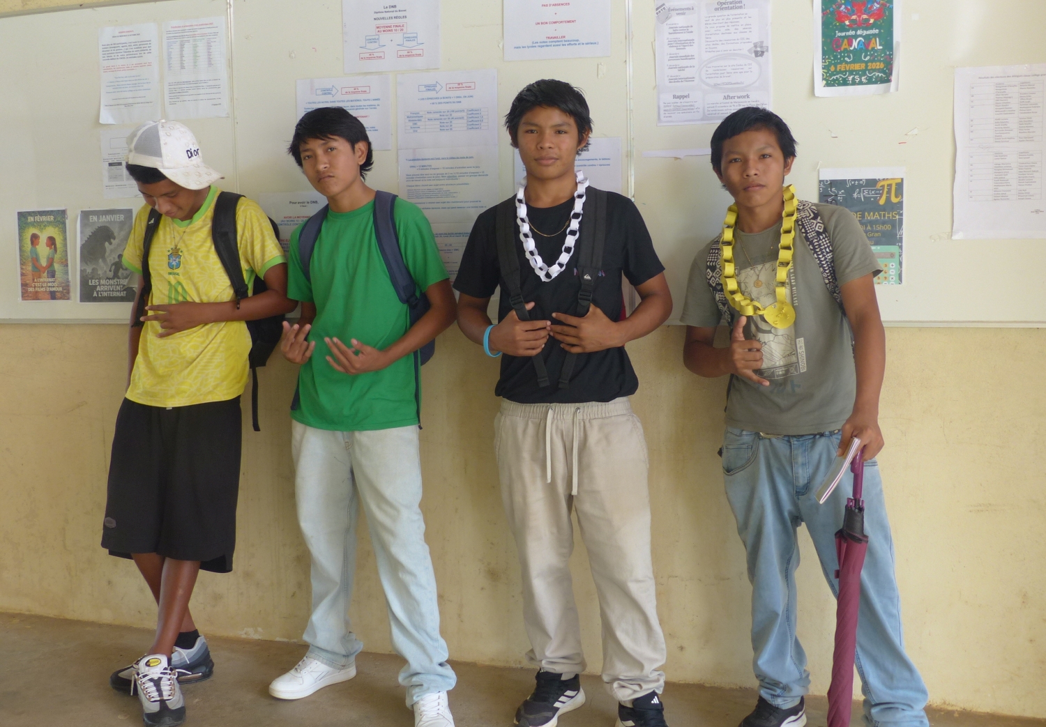 Avec collier et sans collier